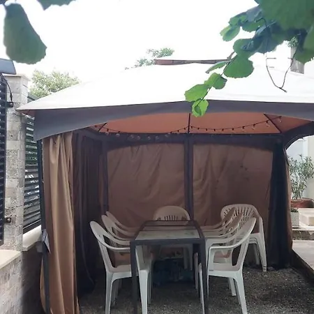 Vendégház Casa Adriana *